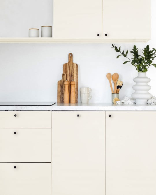 Küche im Farbton Altweiss gestrichen.