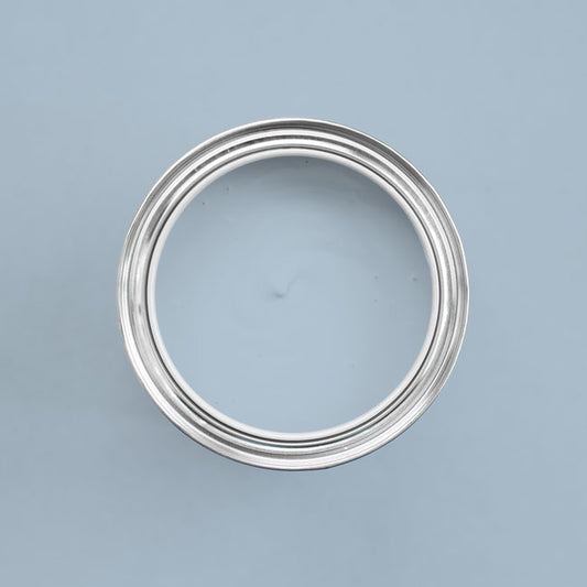 Farbton Baby Blue in einer geöffneten Dose von oben.