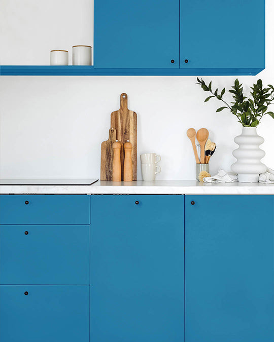 Küche im Farbton Blau gestrichen