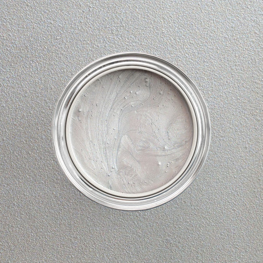 Farbton Classic Silver in einer geöffneten Dose von oben