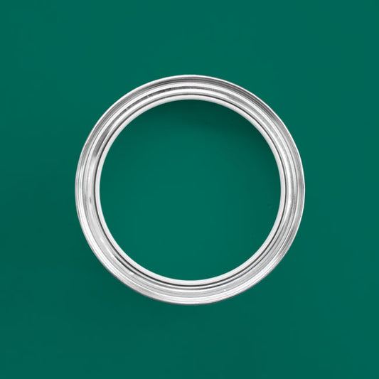 Holzfarbe außen Emerald in einer geöffneten Dose von oben