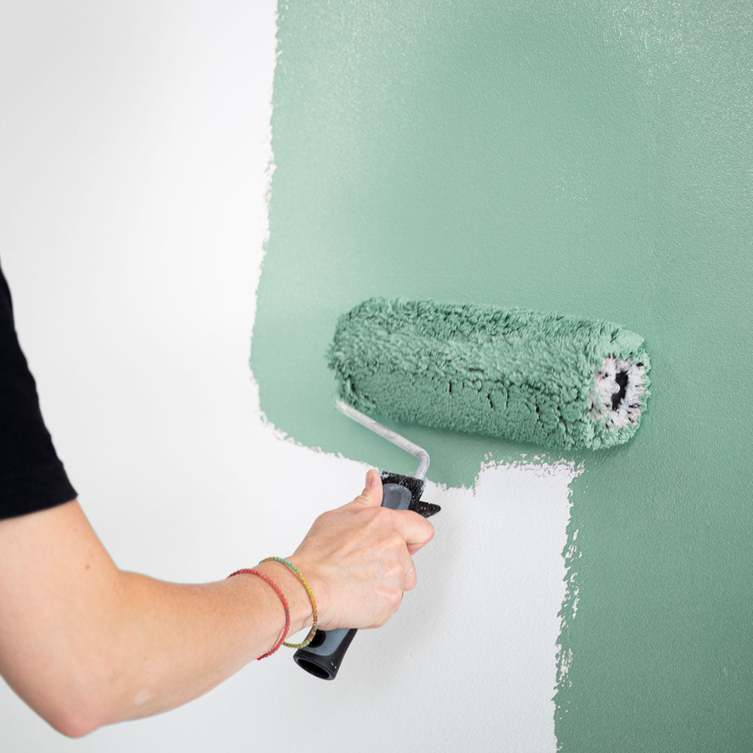 Wand streichen in Grün