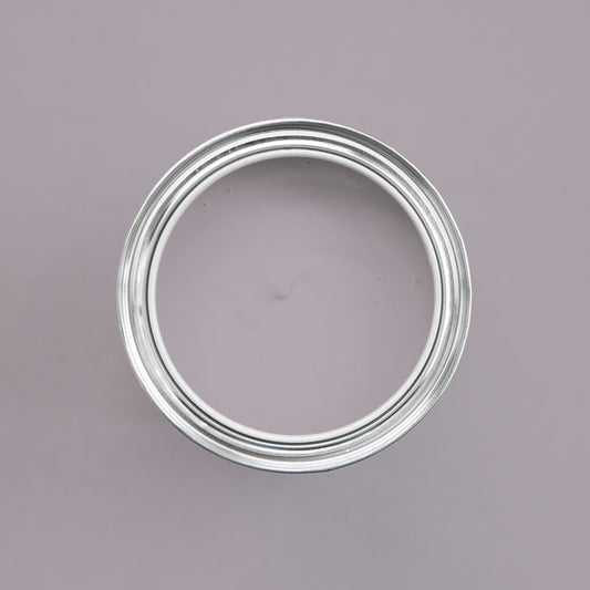 Farbton Marbella in einer geöffneten Dose von oben