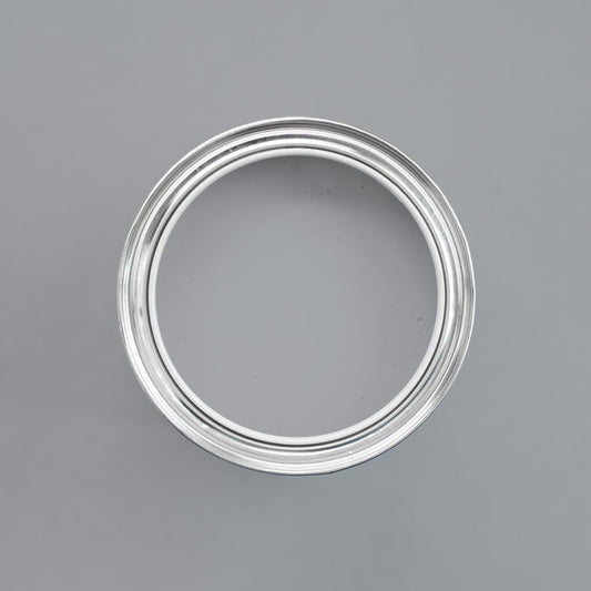 Farbton Monument in einer geöffneten Dose von oben