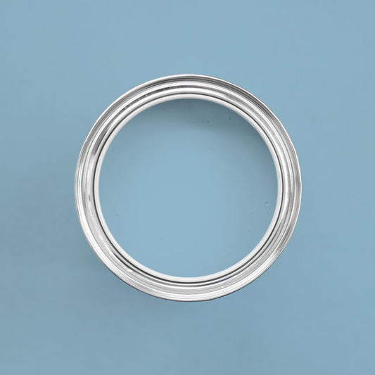 Farbton Polar in einer geöffneten Dose von oben