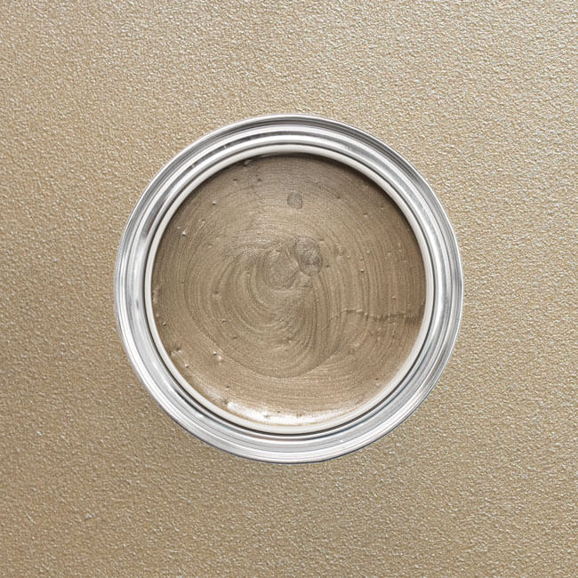 Farbton Pure Platinum in einer geöffneten Dose von oben