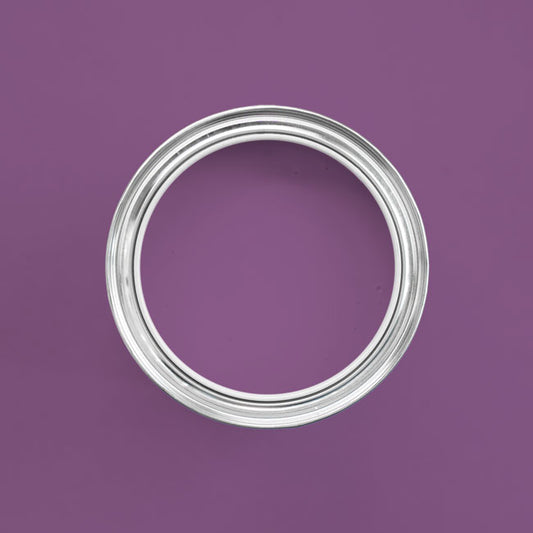 Holzfarbe außen Purpur in einer geöffneten Dose von oben