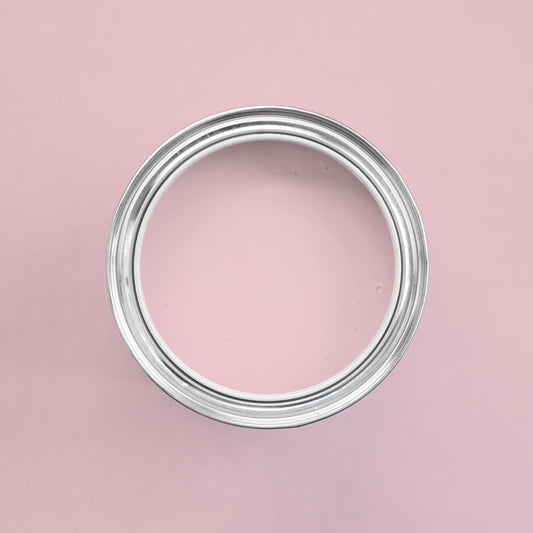 Farbton Romantik Rosa in einer geöffneten Dose von oben