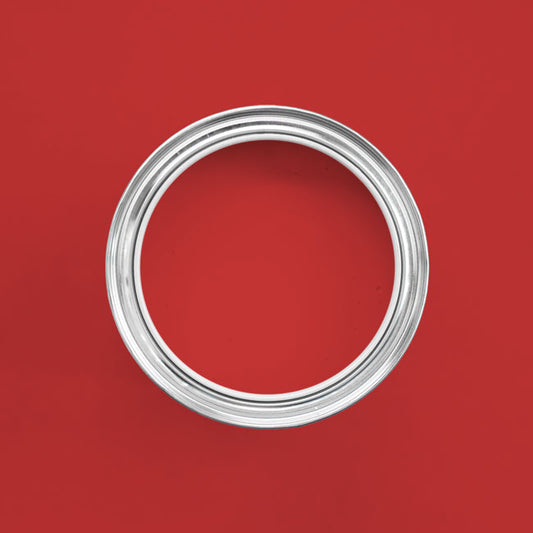 Holzfarbe außen Rot in einer geöffneten Dose von oben