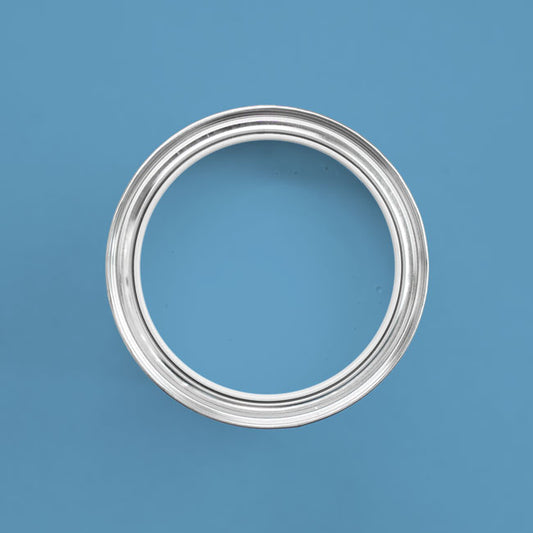 Farbton Sky Blue in einer geöffneten Dose von oben