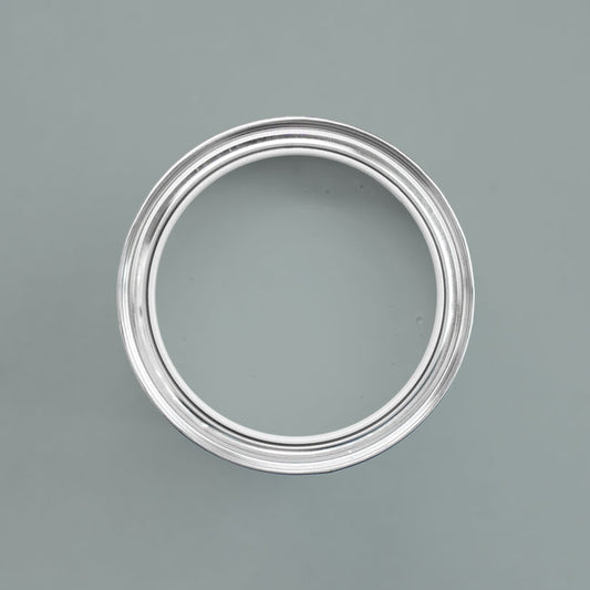 Farbton Summer Sky in einer geöffneten Dose von oben