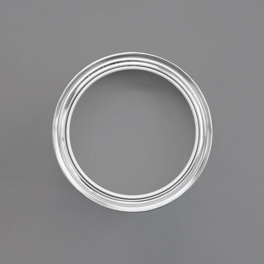 Farbton Thunderstorm in einer geöffneten Dose von oben