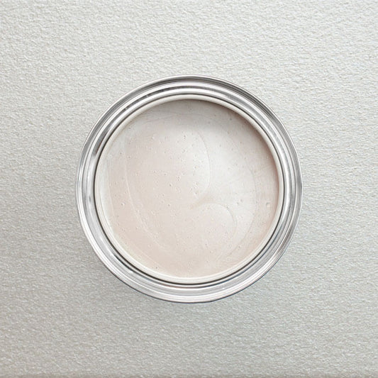 Farbton White Pearl in Dose von oben fotografiert