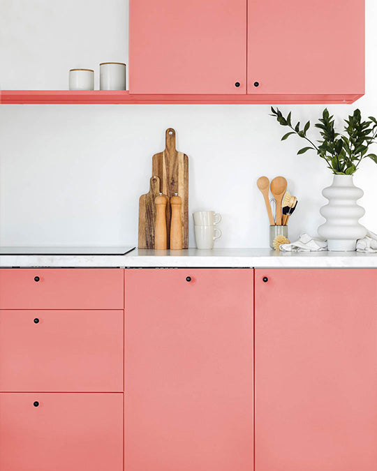 Küche im Farbton Flamingo