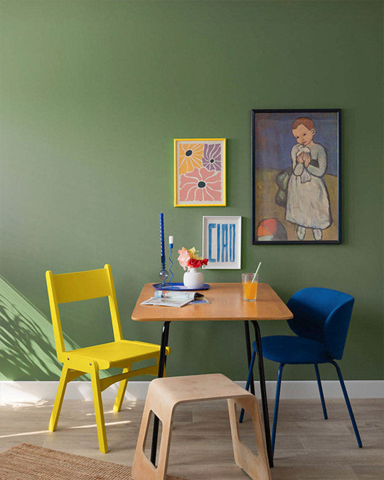 Esszimmer im Farbton Forest