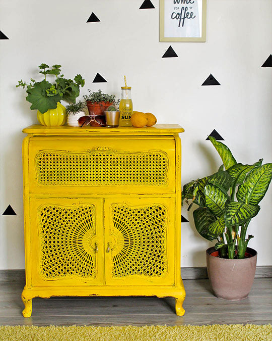 Kommode gestrichen mit Kreidefarbe Gelb