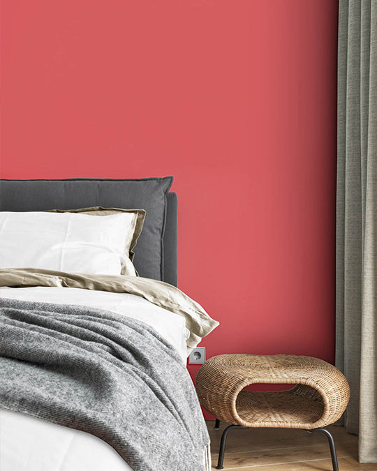 Schlafzimmer im knallig hellen Rot-Farbton Indian Red