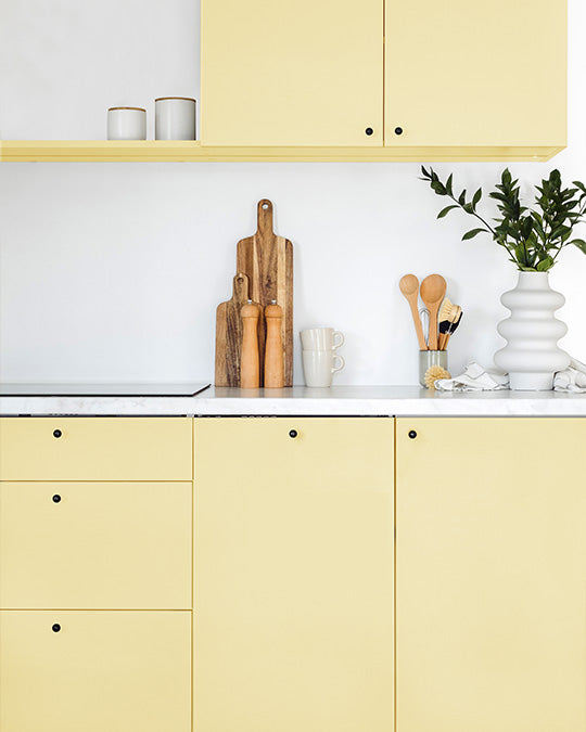 Küche im zarten Gelb-Weiss-Farbton Lemon