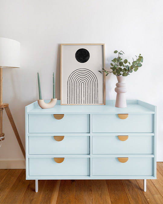 Kommode im zarten, hellen Blauton Light Blue