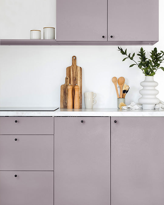 Küche im hellen, gräulichen Violett Marbella