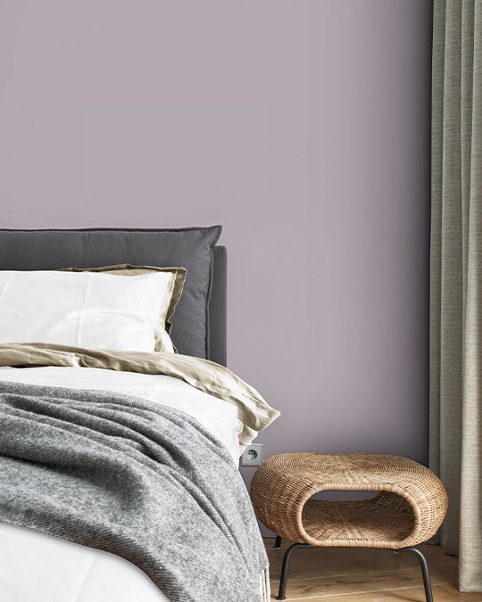 Schlafzimmer im hellen, gräulichen Violett Marbella