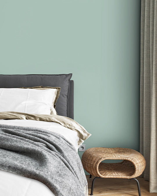 Schlafzimmer im pastelligen Blau-Grün-Farbton Mermaid