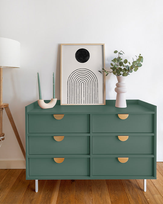 Kommode im dunklen, graustichigen Grünton Midnight Green