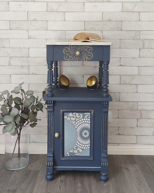 Beistellschränkchen im dunklen Marineblau Navy Blue