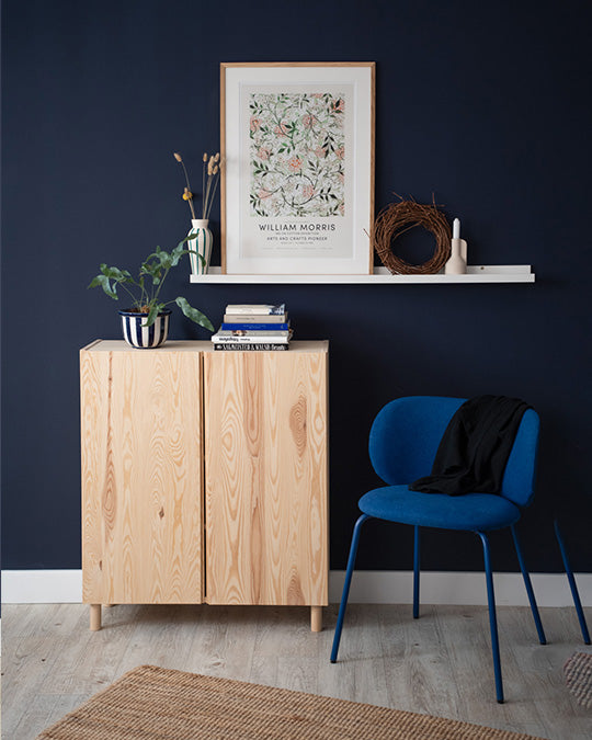 Wohnbereich im dunklen Marineblau Navy Blue