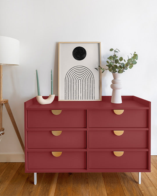 Kommode im dunklen, leicht bräunlichen Rot Nordic Red