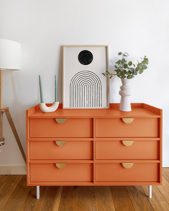 Kommode im warmen, kräftigen Orange Farbton Papaya
