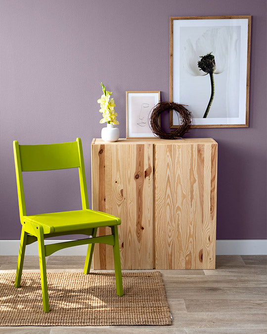 Flur im dunklen Grau-Violett Plum