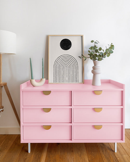 Kommode im schönen, zarten Romantik Rosa