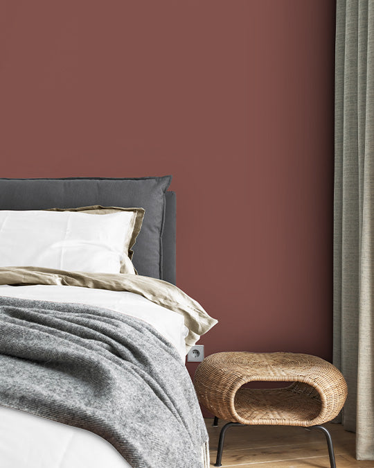 Schlafzimmer im dunklen, bräunlichen Rost-Farbton Rusty