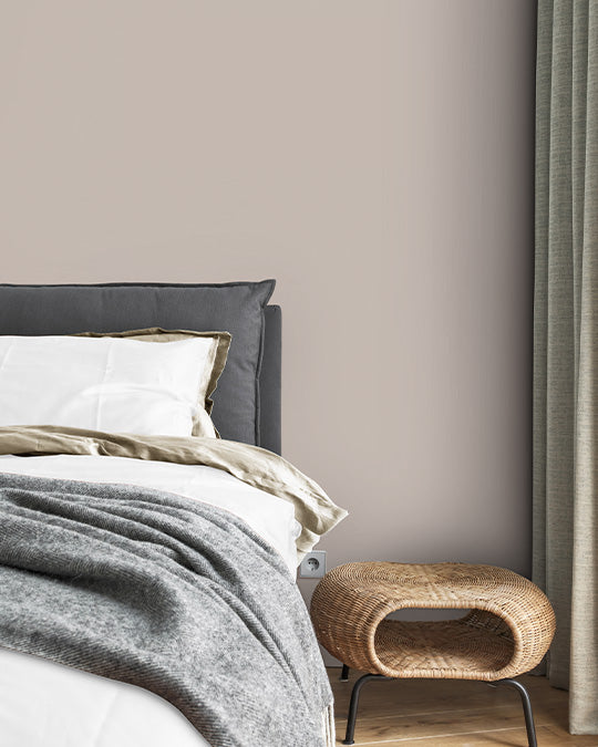 Schlafzimmer im hellen Grau-Beige Sandstone