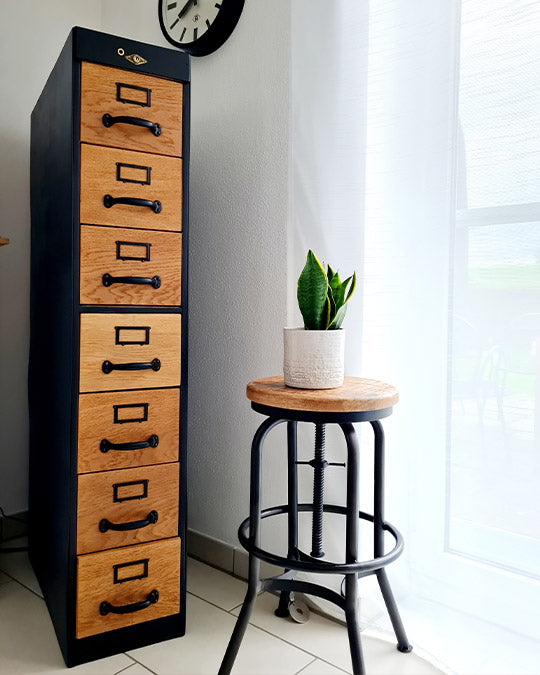 Aktenschrank im Farbton Schwarz