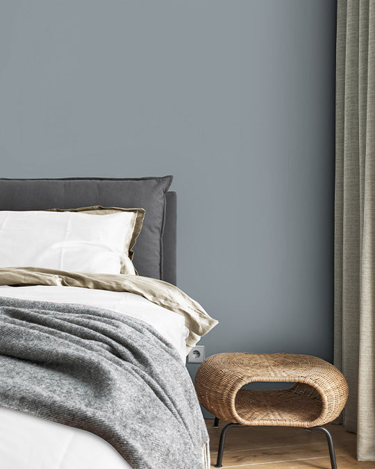 Schlafzimmer im bläulichen Mittelgrau Silbergrau