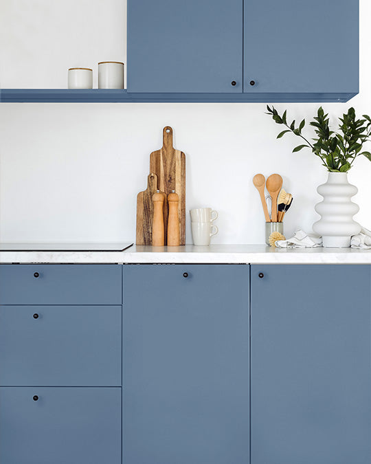 Küche im zarten Grau-Blau Taubenblau