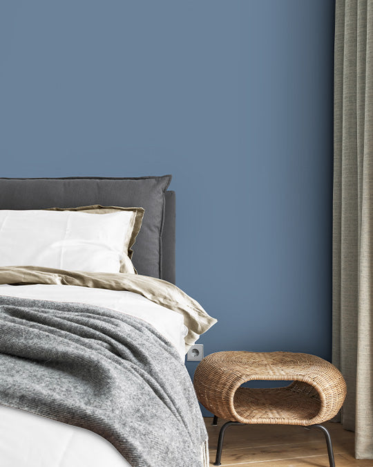 Schlafzimmer im zarten Grau-Blau Taubenblau