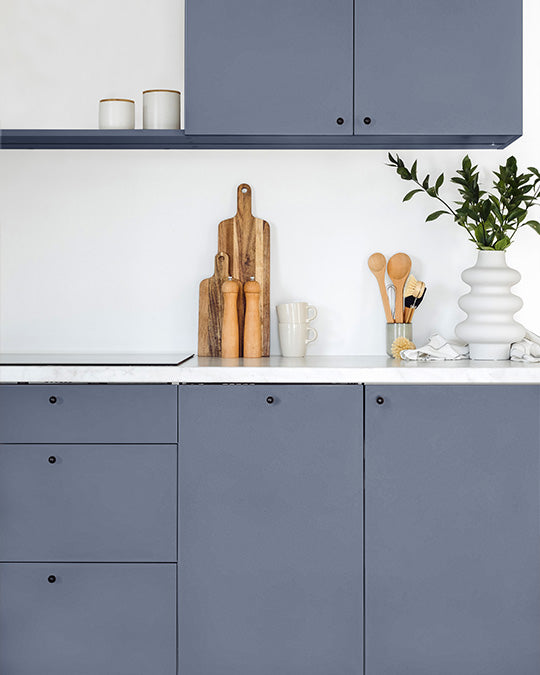 Küchen Inspiration mit Küchenfronten in Vesper Blue von Lignocolor