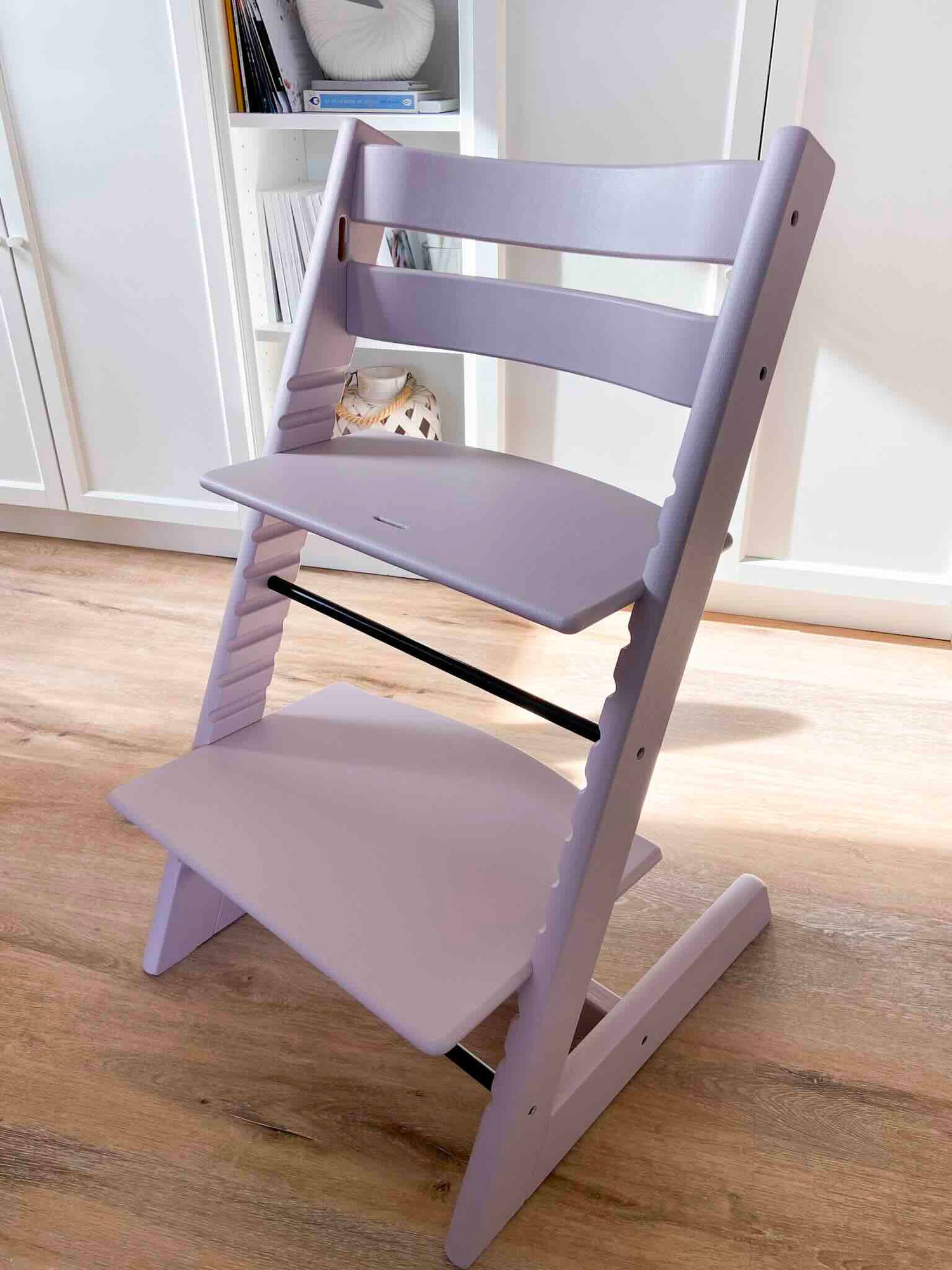 Stokke Tripp Trapp Stuhl streichen – mit Buntlack oder Kreidefarbe