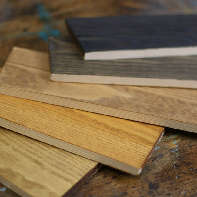Holz mit Farbe beizen