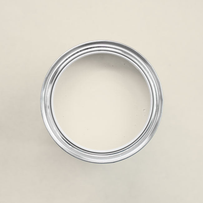 Abwaschbare Wandfarbe Cream in einer geöffneten Dose von oben