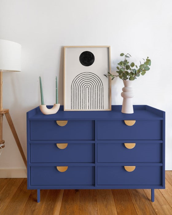 Kommode im Farbton Blue Velvet gestrichen