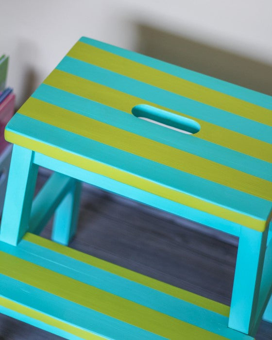 Detailaufnahme eines IKEA Bekväm im Farbton Caribbean Island