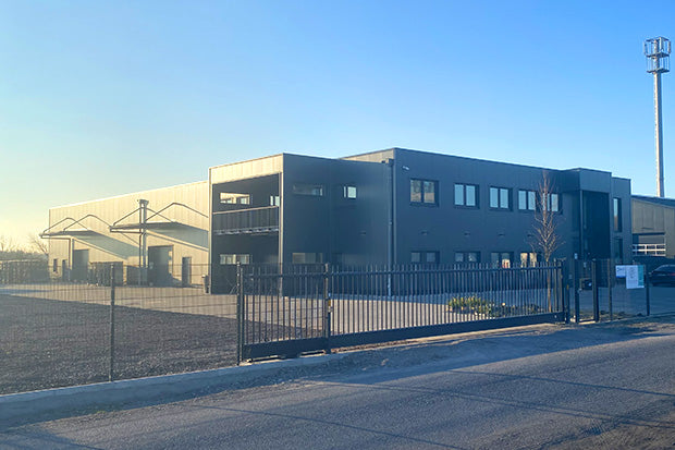 Panorama des Gebäuder der Lignocolor Farbenmanufaktur